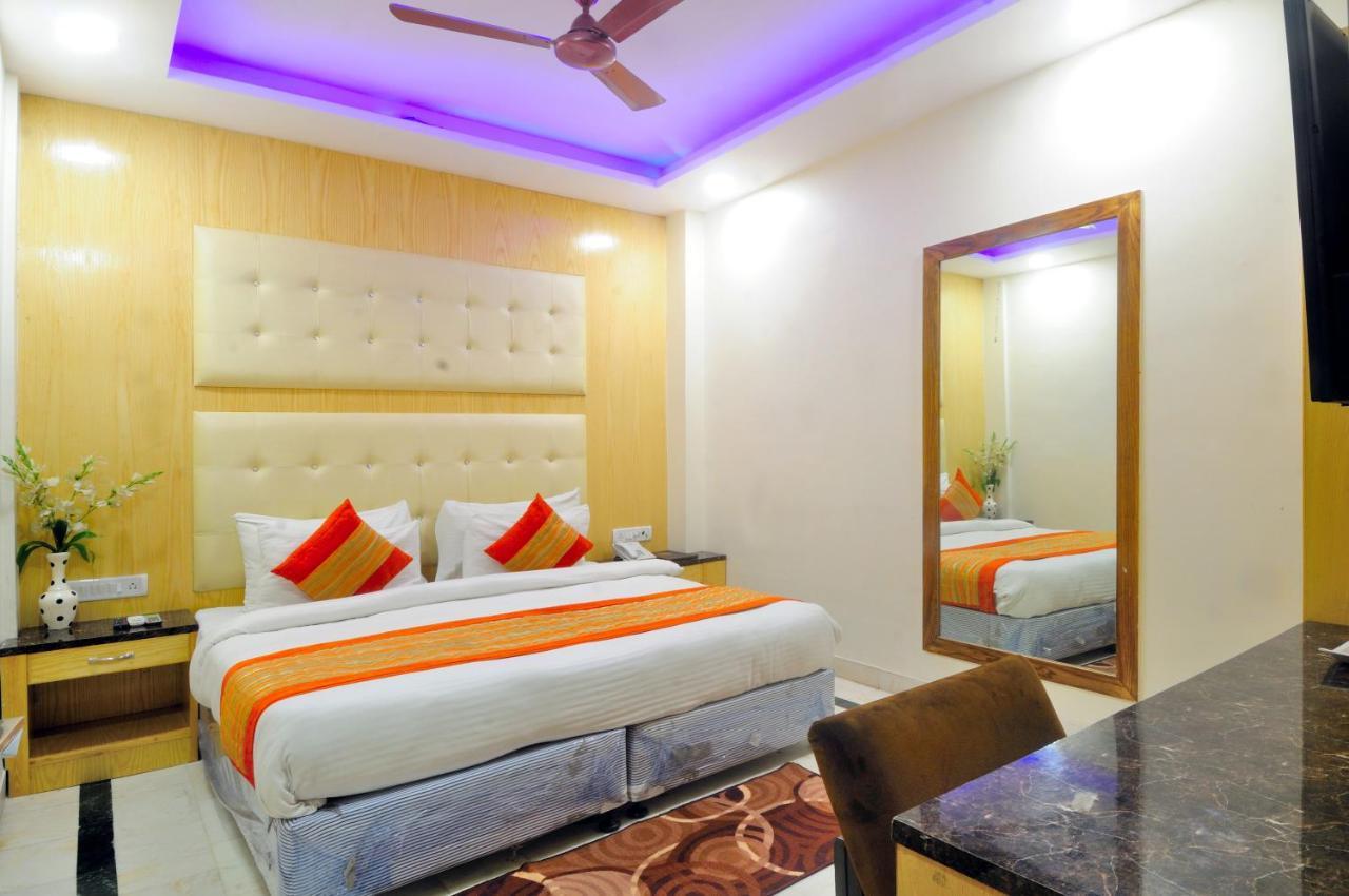 Hotel Karlo Kastle - Paharganj - New Delhi Exteriör bild