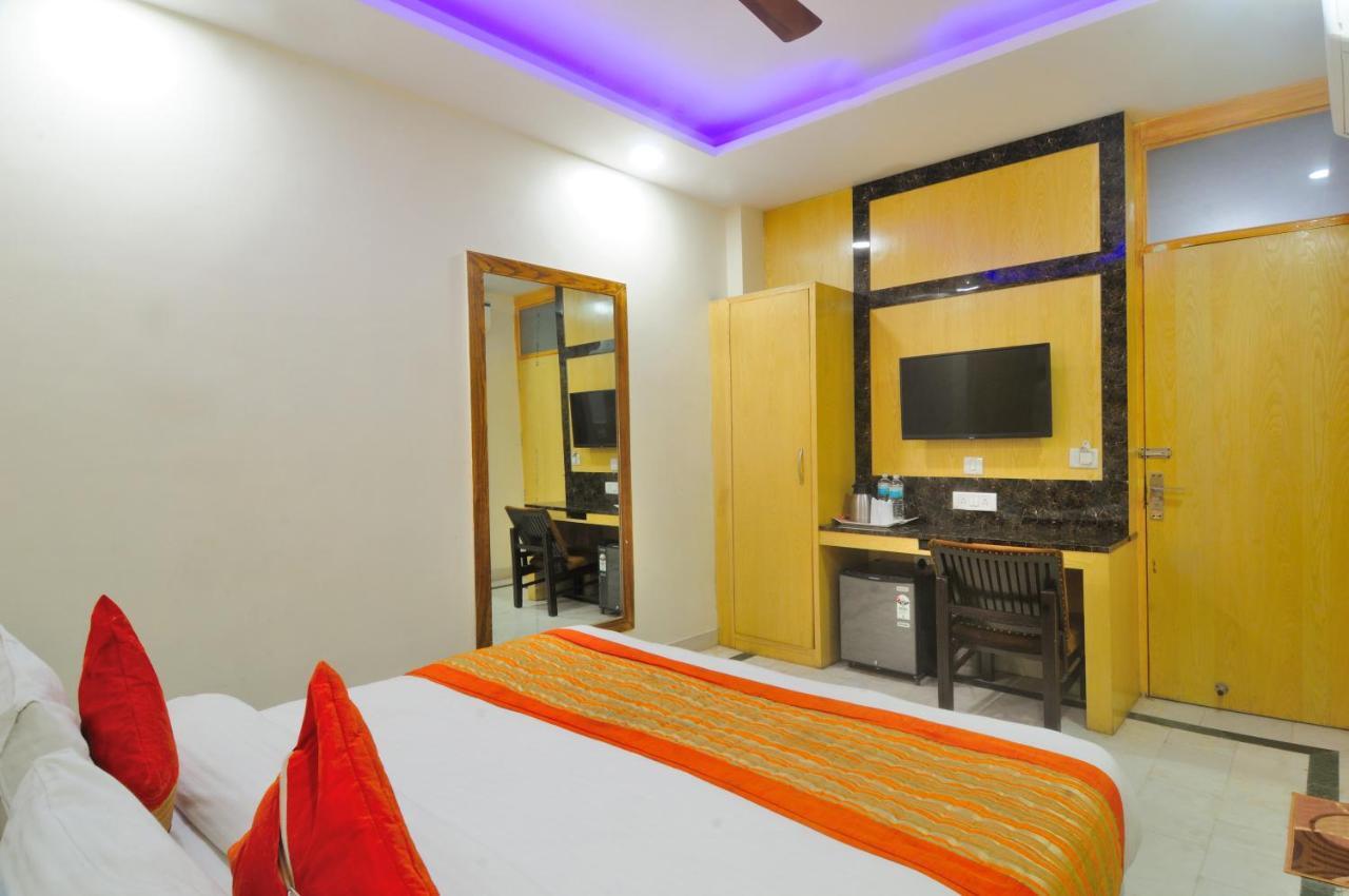 Hotel Karlo Kastle - Paharganj - New Delhi Exteriör bild
