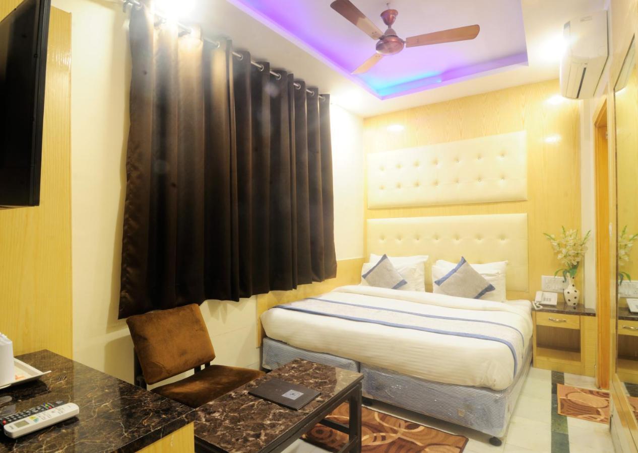 Hotel Karlo Kastle - Paharganj - New Delhi Exteriör bild